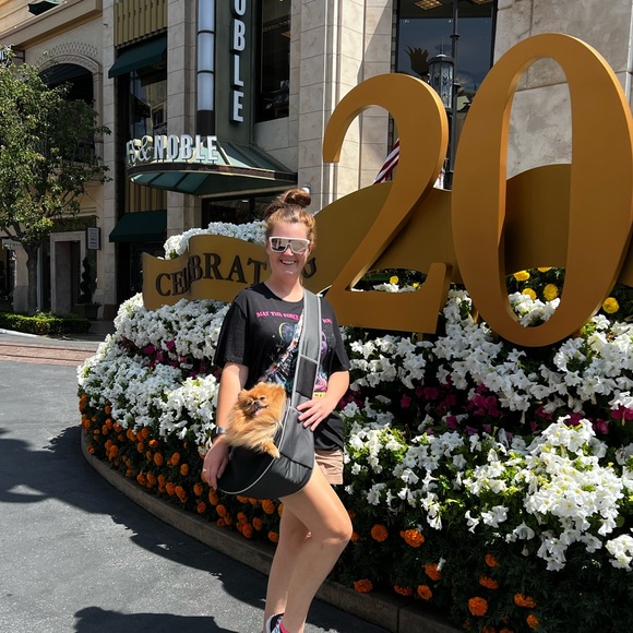 ✨Meet your Posher, Ashley 💜 - Picture 4 of 8